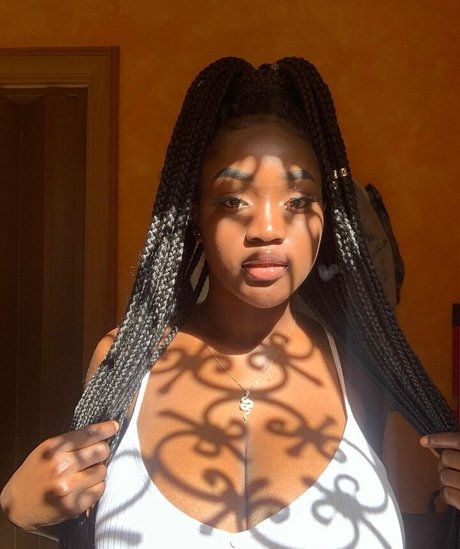 Barbiana naked model pictures