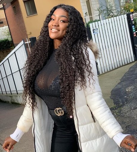 Barbiana naked actress photo