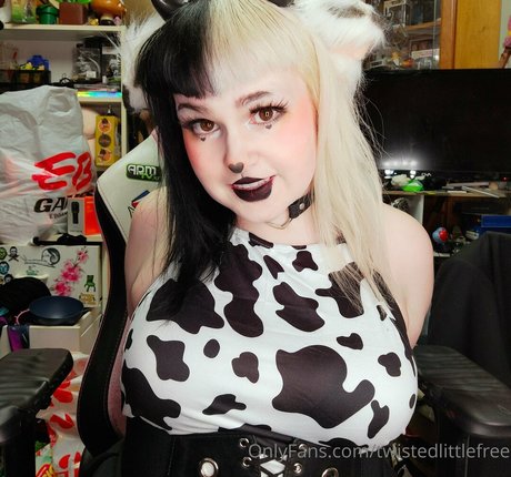 twistedlittlefree model adult img