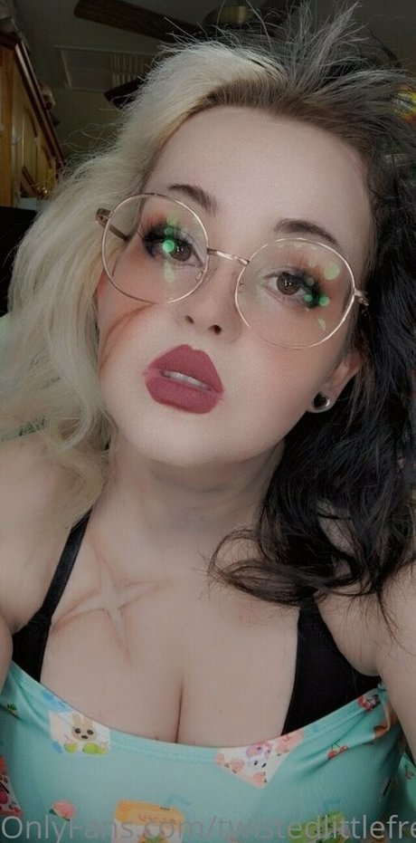 twistedlittlefree pornstar adult pics