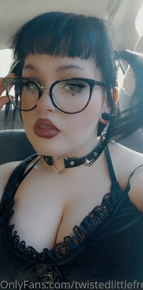 twistedlittlefree nudes model gallery