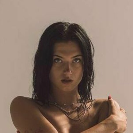 Wildtigersclub model erotic photo