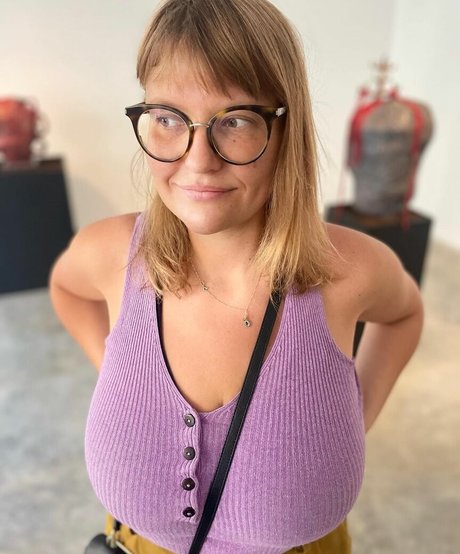 Veronika Ivanova hd pornstar img