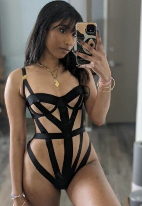 Spicypakora model adult pics