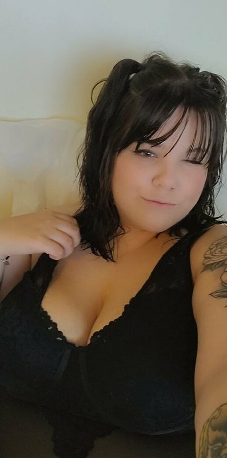 octobermae star sexy image