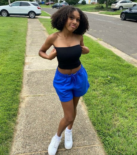 Elyse Rey pornstar exclusive photo