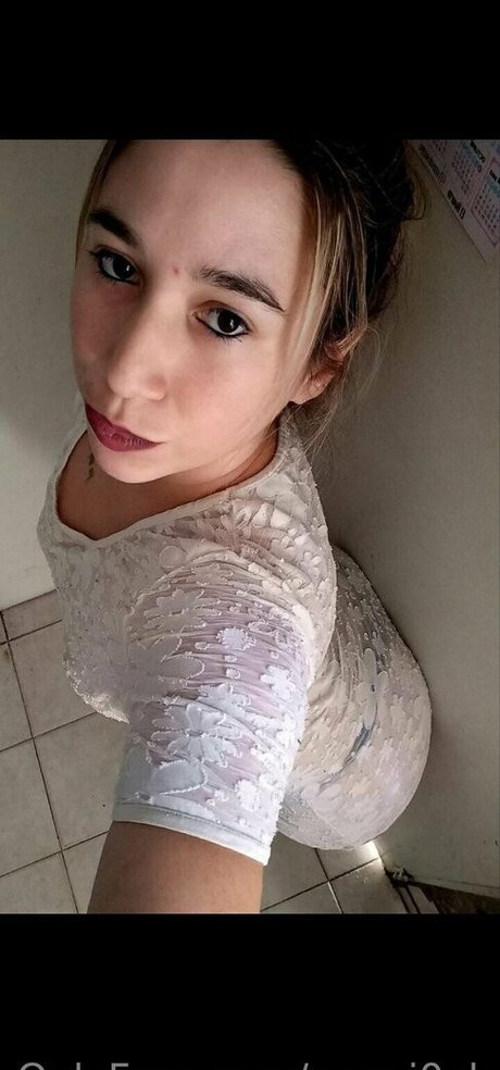 angui0ok pretty actress pics