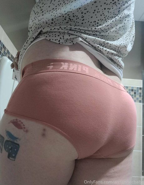 arcfennecbabe sexy model pic