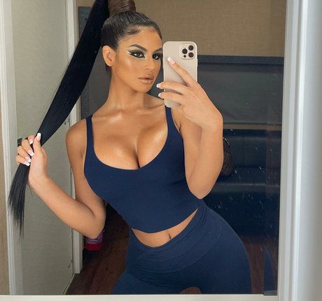 Briannagova model pornographic pic