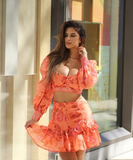 Briannagova hot actress pic