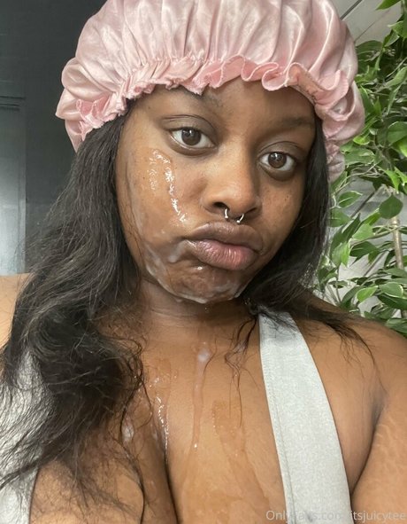 itsjuicytee hot actress photo