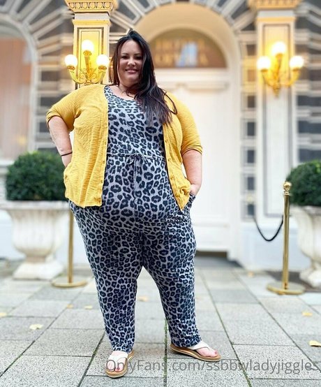 ssbbwladyjiggles star top gallery