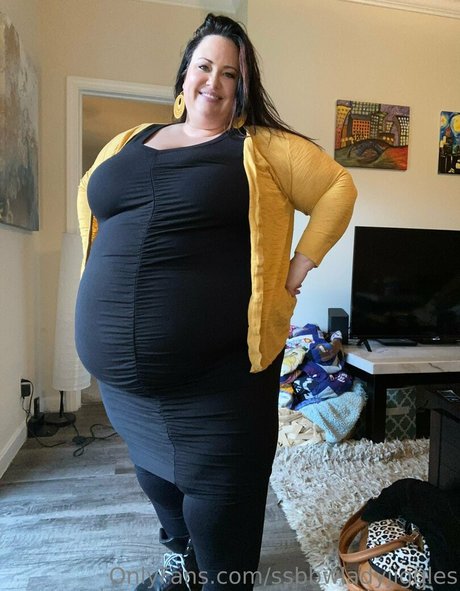 ssbbwladyjiggles erotic actress images