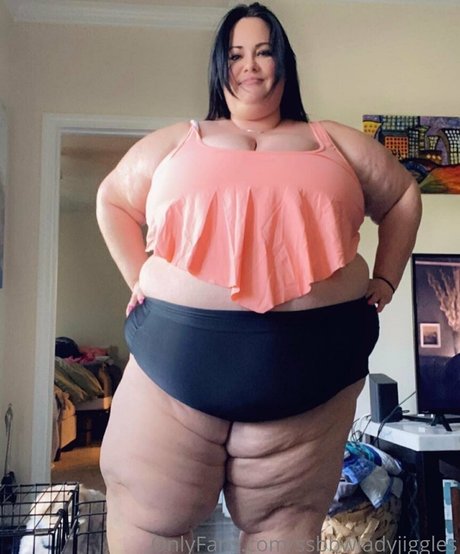 ssbbwladyjiggles erotic model archive