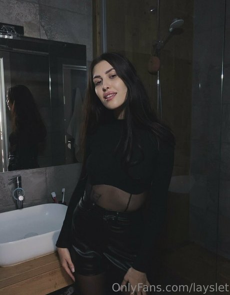 layslet model free pic