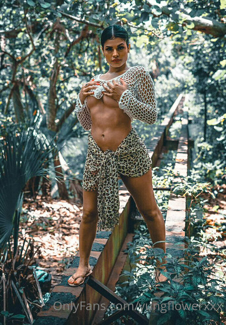 yungflowerxxx pornstar pretty galleries