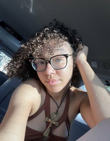 Caileneasely nude pornstar images