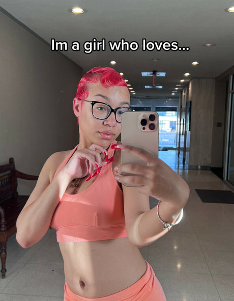 Caileneasely exclusive model gallery