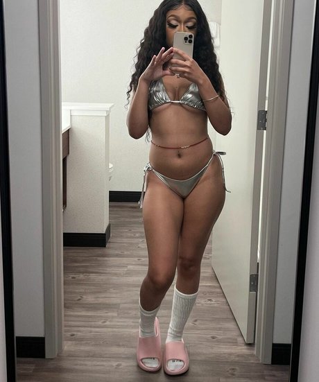 Caileneasely model erotic pictures