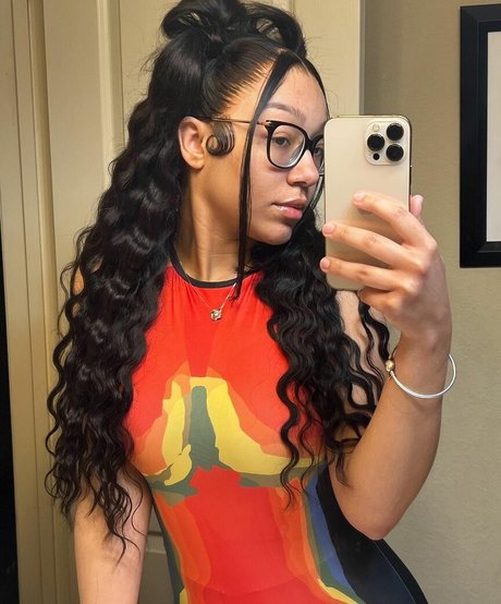 Caileneasely pretty model picture