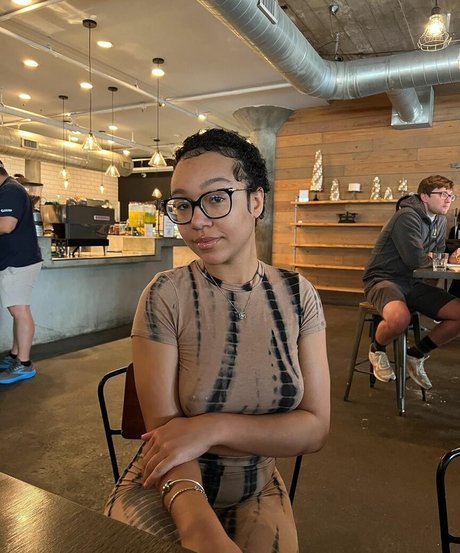 Caileneasely beautiful star pics