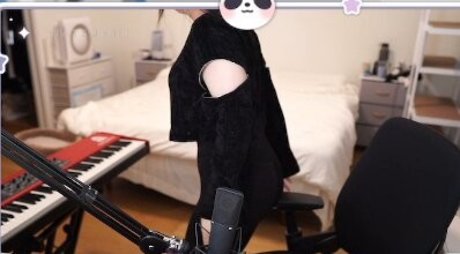 lolnatsumiii naked model picture