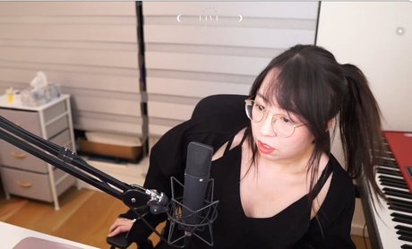 goth trans onlyfans erotic pic