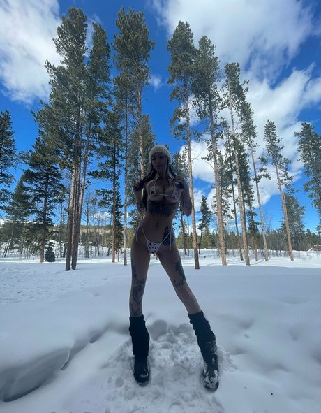 Strawberrysquirtcake pretty model gallery