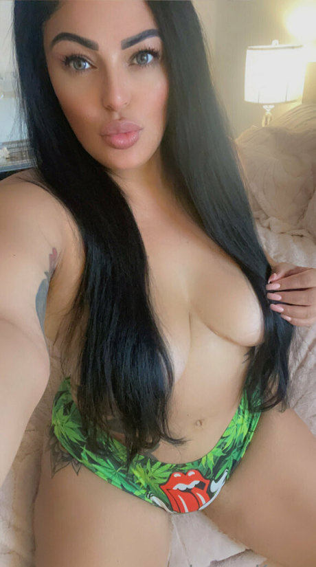 thick jennakumz porn model photos