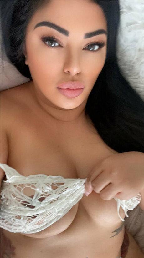 thick jennakumz star hd picture