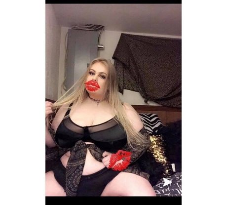 Danie Marie star hot image