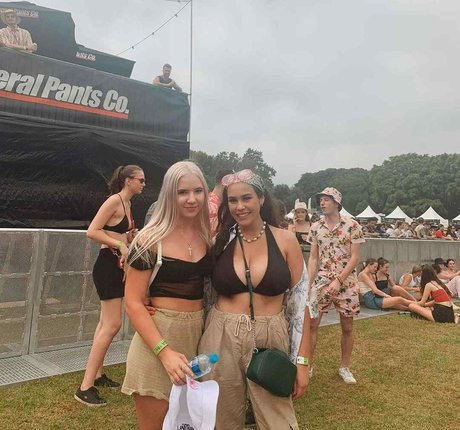 Lotti Loka model hot pictures