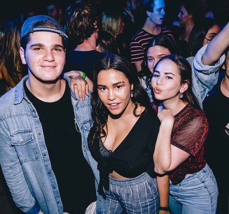 Lotti Loka model porn pictures