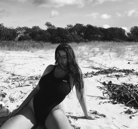 Lotti Loka exclusive star photo