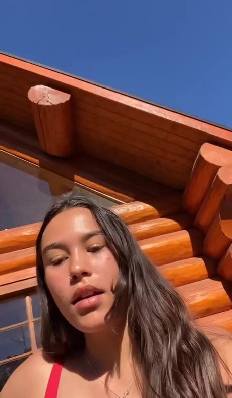 Lotti Loka model beautiful picture