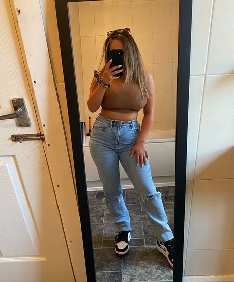 curvy muscle onlyfans hot xxx pic