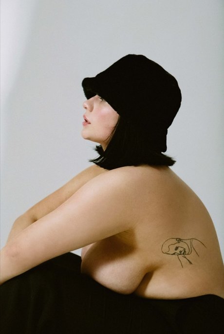 40 years old onlyfans porn images