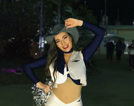 Molly Shield sex star image