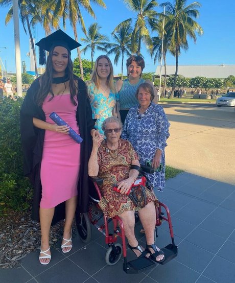 Molly Shield pornstar perfect img