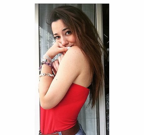 Paola Arena hd star pics