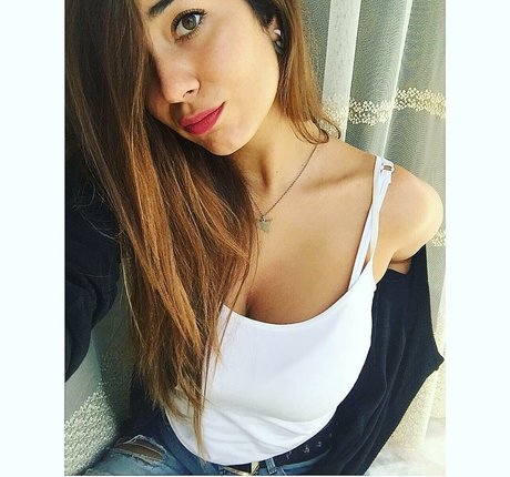 Paola Arena perfect actress pic