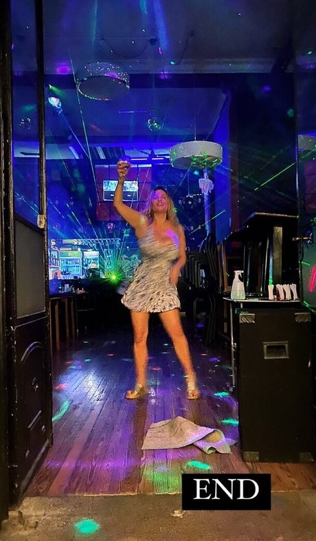 Acronopia naked pornstar gallery