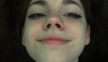 Rosiemx x pornstar nude picture