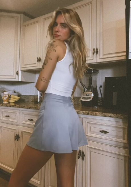 thatpineapplegirl naked pornstar photos