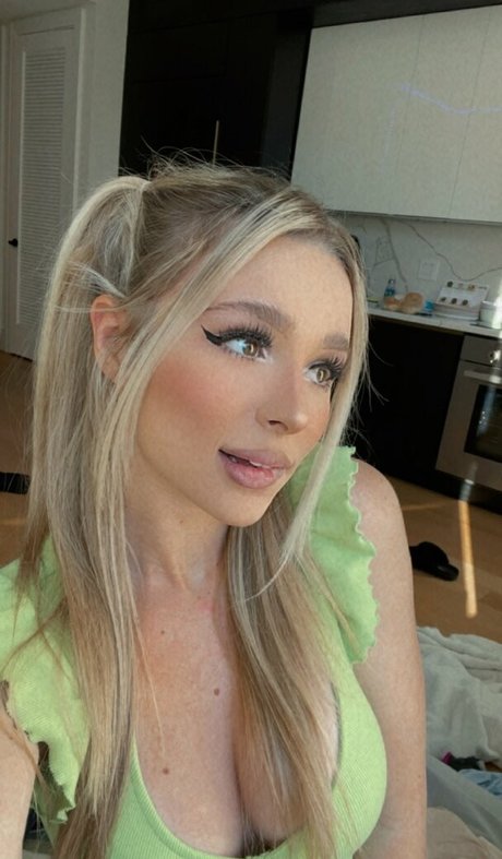 from behind onlyfans hd photo