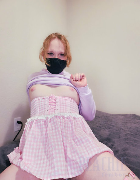 peachiefemboy model nudes images