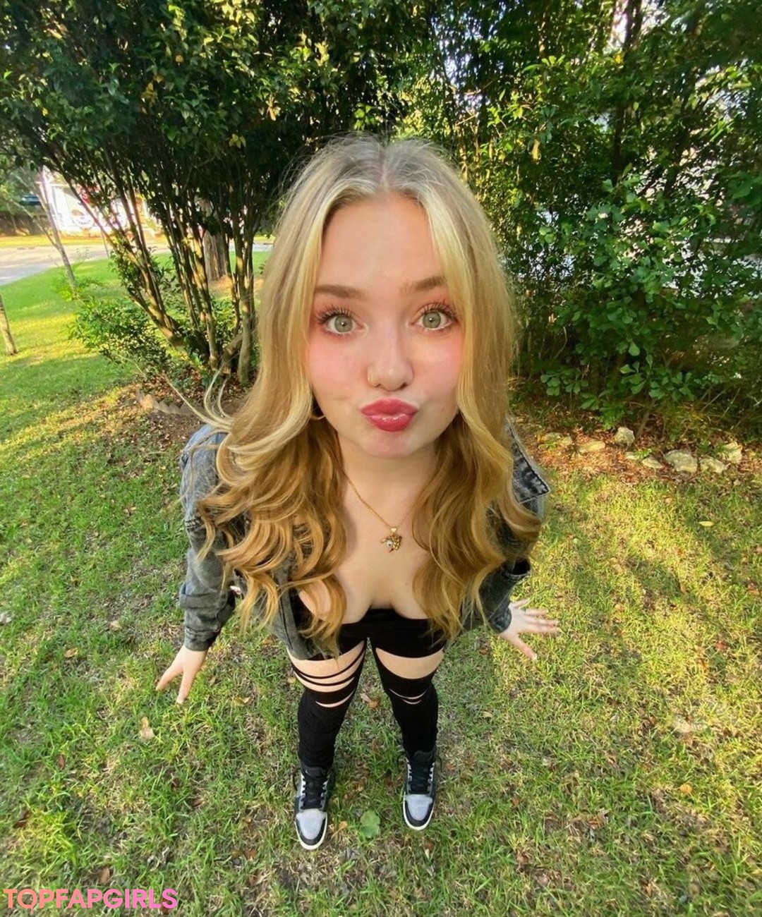 Halohailsangel nude pornstar picture