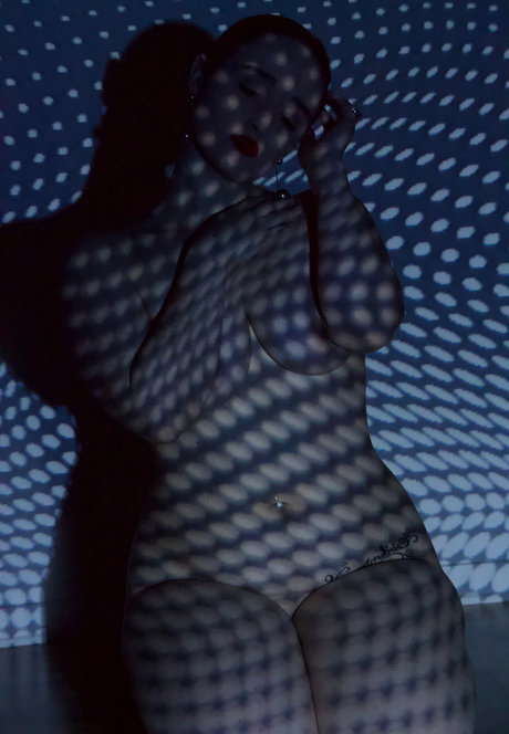 Alexandria The Red top star photos