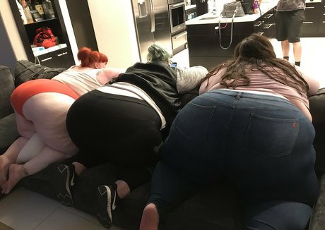 kasstheeblast model naked photo