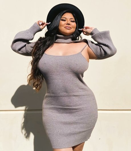 Mizuki Brown perfect model picture